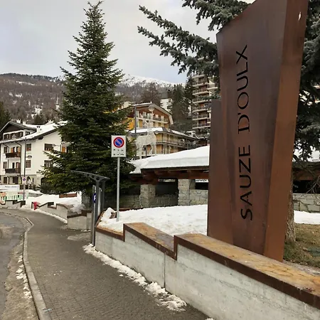 Апартаменты Sulla Piazzetta Саузе-д'Ульс
